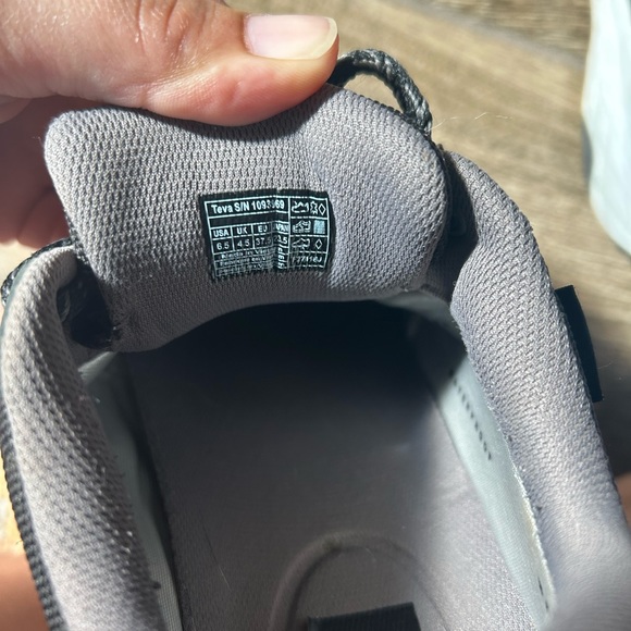 Women's Teva hiking shoes - Picture 2 of 5